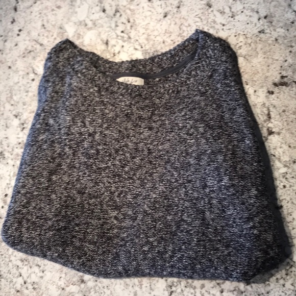 Black sweater - Picture 2 of 2